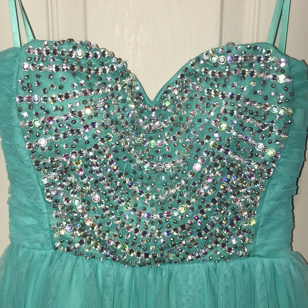 Juniors Strapless Formal Dress - Picture 2 of 4